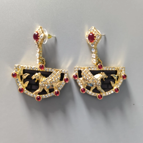 Europe fly lion fake diamonds earrings